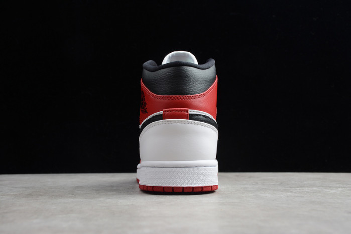 air jordan 1 mid “chicago” 554724-173