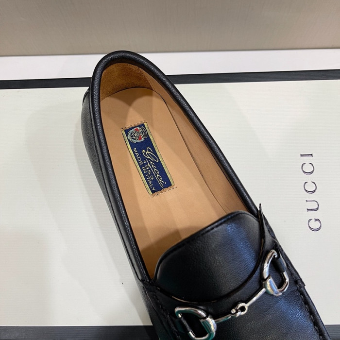 guc loafer