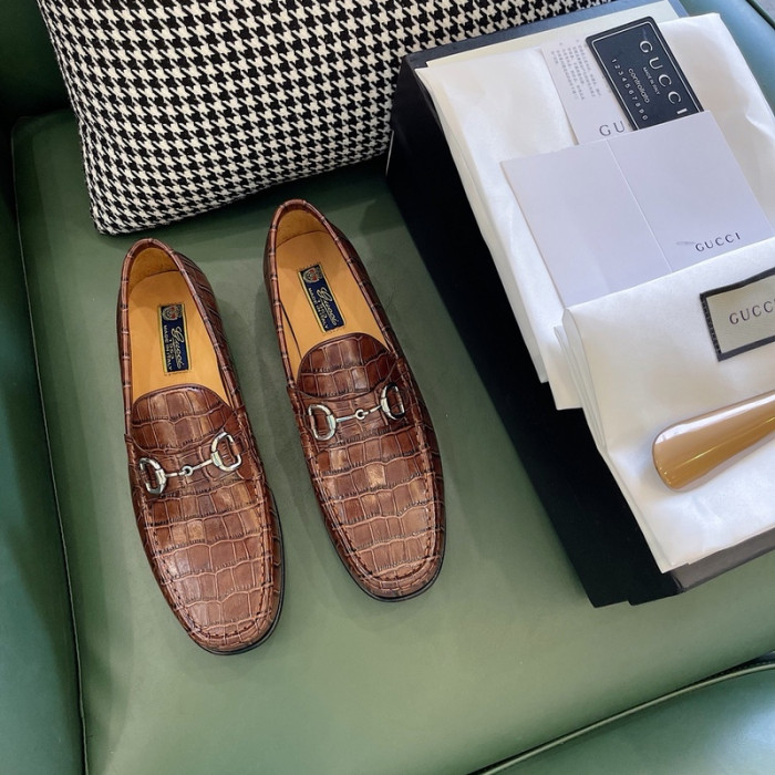 guc loafer