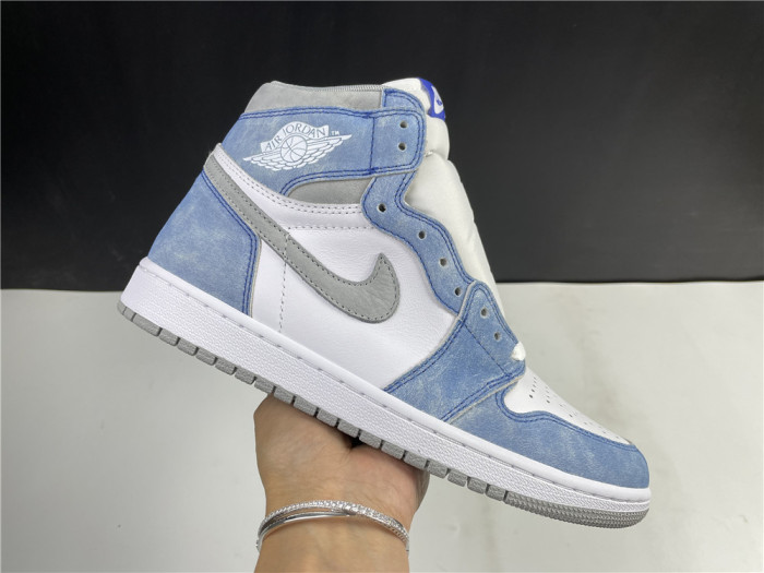air jordan 1 high og hyper royal 555088-402