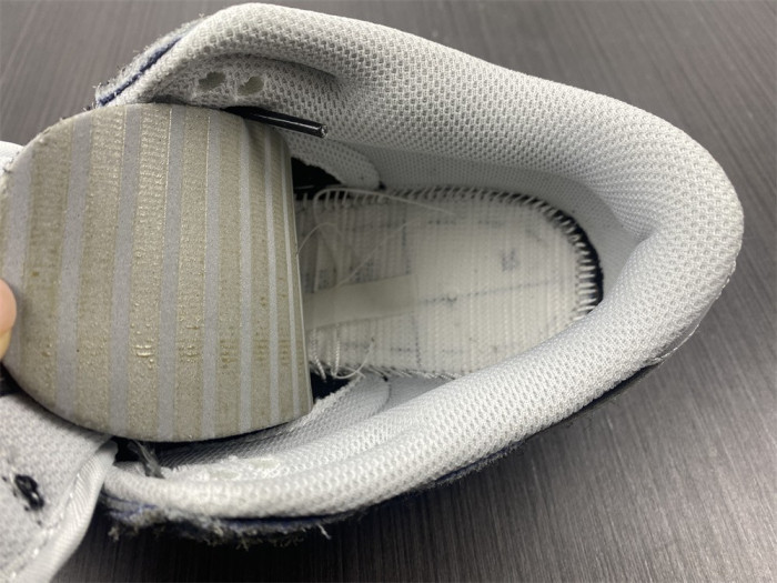 nike dunk low “zebra” dh7913-001