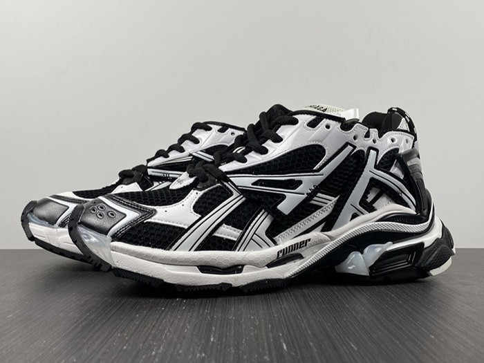 Ba*len*cia*ga runner sneakers white black white 677403w3rb29010
