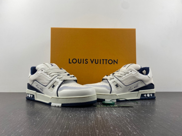 2023 l**is V*t*n lv trainer 25290
