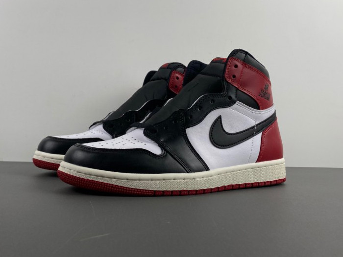 air jordan 1 high og “black toe reimagined” dz5485-106