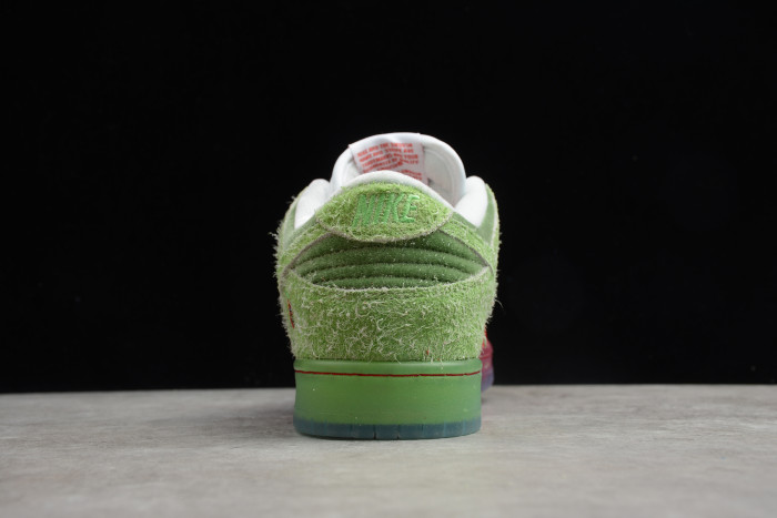 nike dunk low sb "strawberry cough" cw7093-601