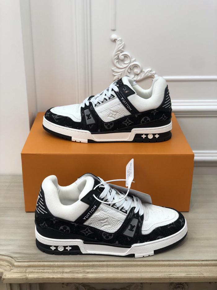 2022 l**is V*t*n lv trainer 2525