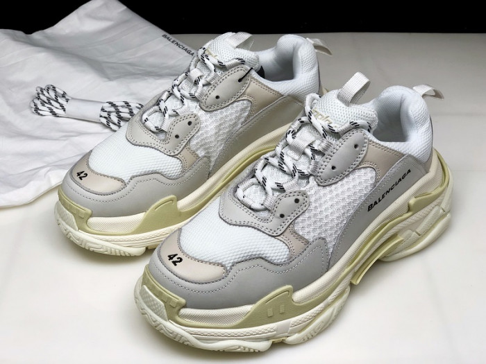 bl 17fw triple s sneaker dad shoe cream h903p018