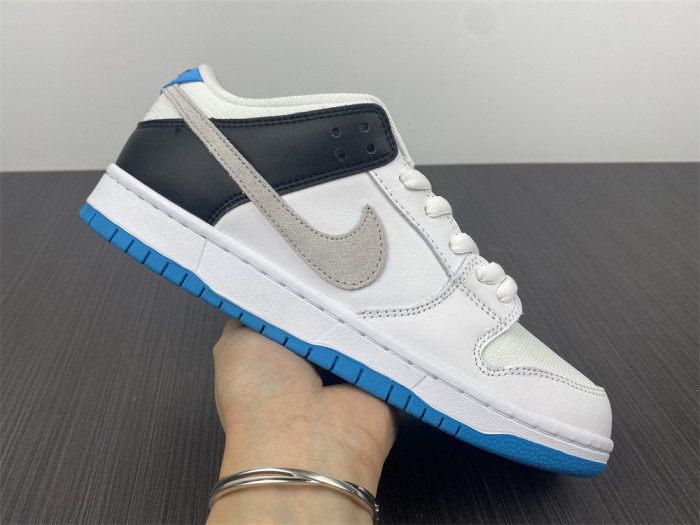 nike sb dunk low "laser blue" bq6817-101