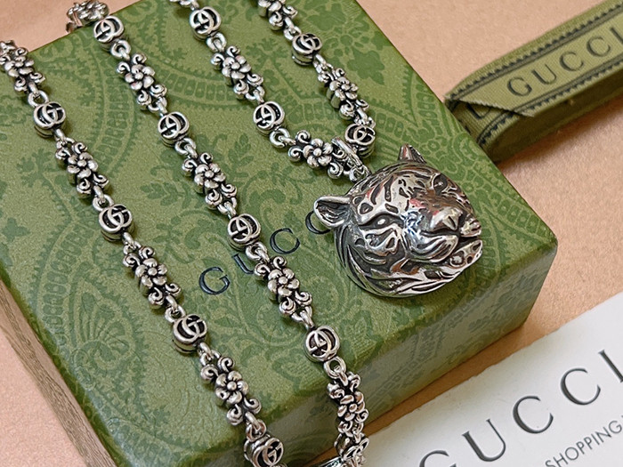 g*u*i anger forest necklace