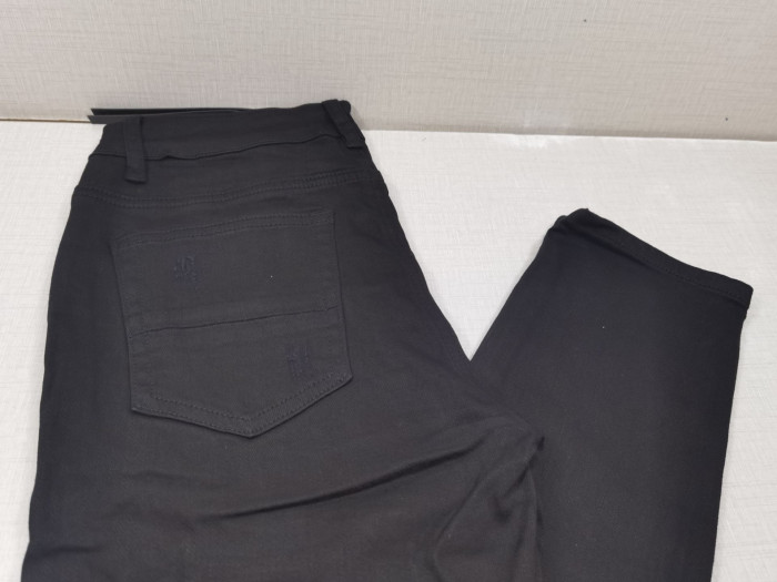AMIRI PANTS AR001
